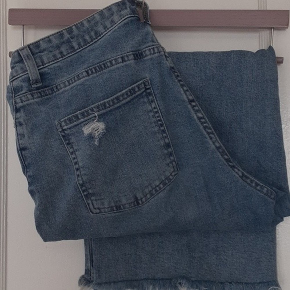 Uniqlo Jeans Wide Leg Crop Blue Denim Pants
